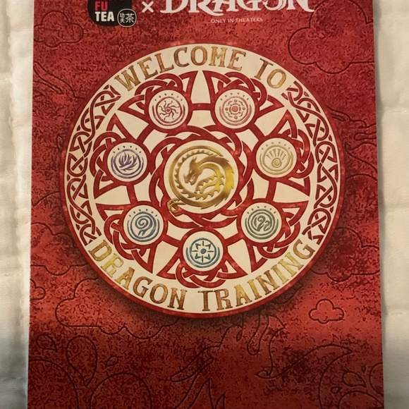 How to train your dragon holographic monstrous nightmare card - Picture 2 of 2